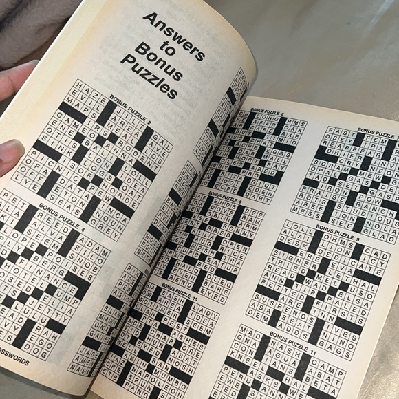 Crossword Puzzle Book - Picture 4 of 5